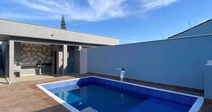 Linda casa com piscina!