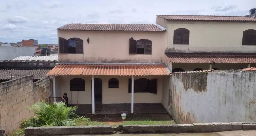Casa 02 Dormitórios 04 vagas no Jardim Primavera - 200 metros da estação primavera