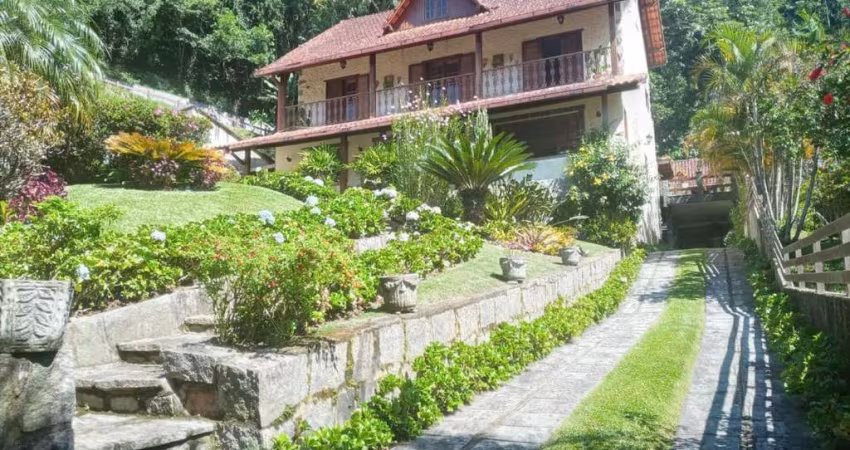 Casa em Condomínio para Venda em Teresópolis, Carlos Guinle, 5 dormitórios, 2 suítes, 4 banheiros, 6 vagas