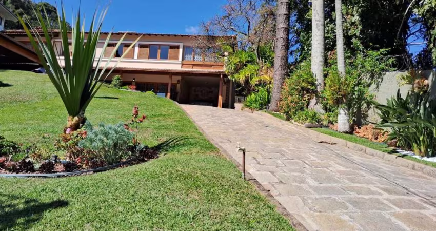 Casa para Venda em Teresópolis, Quinta da Barra, 5 dormitórios, 2 suítes, 5 banheiros, 8 vagas