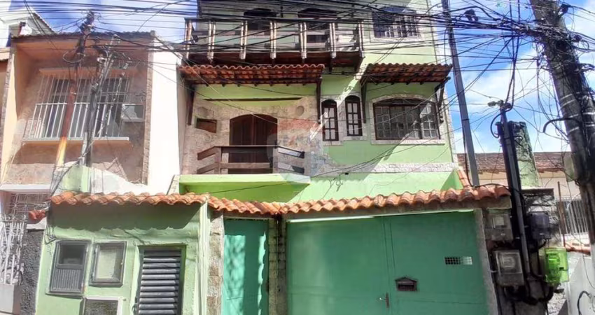Casa com 3 Quartos  à venda com  200 m²  em Encantado  . Rio de Janeiro