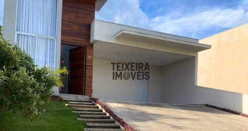 Casa com planejados, à venda no Condomínio Gardenville em Itu.