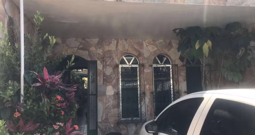 SOBRADO AMPLO 4 DORMITÓRIOS 1 SUÍTE 2 VAGAS ÓTMO LOCAL VILA MARLENE PRÓXIMO AO SHOPPING GOLDEN SQUARE SBC