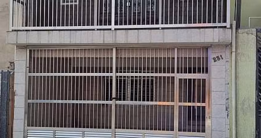 SOBRADO AMPLO COM 2 CASAS INDEPENDENTES