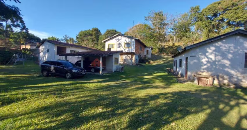 Casa 4 dormitórios ou + para Venda em Serra Negra, Bairro das Posses, 9 dormitórios, 5 banheiros