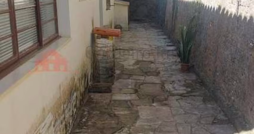 Casa para Venda em Serra Negra, Bairro das Posses, 3 dormitórios, 1 suíte, 1 banheiro