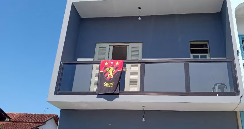 Casa com 02 quartos em Itanhaém