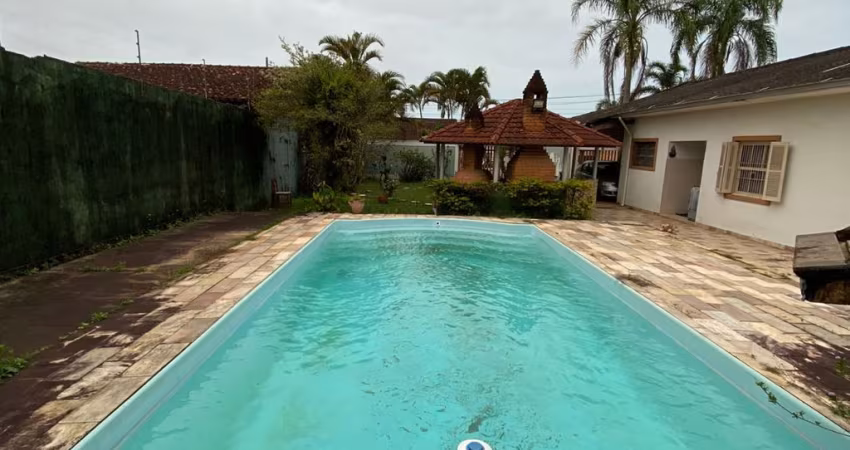 Casa no Gaivota com 03 dormitórios em Itanhaém