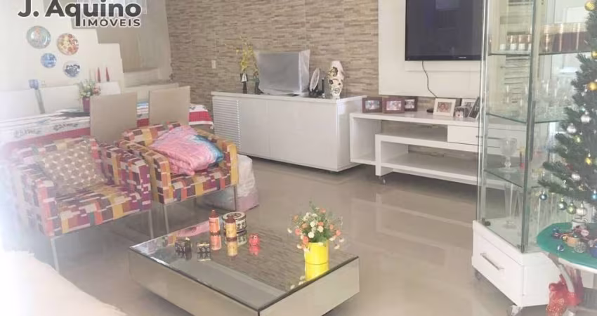 Casa Duplex com 03 quartos próximo à Videira