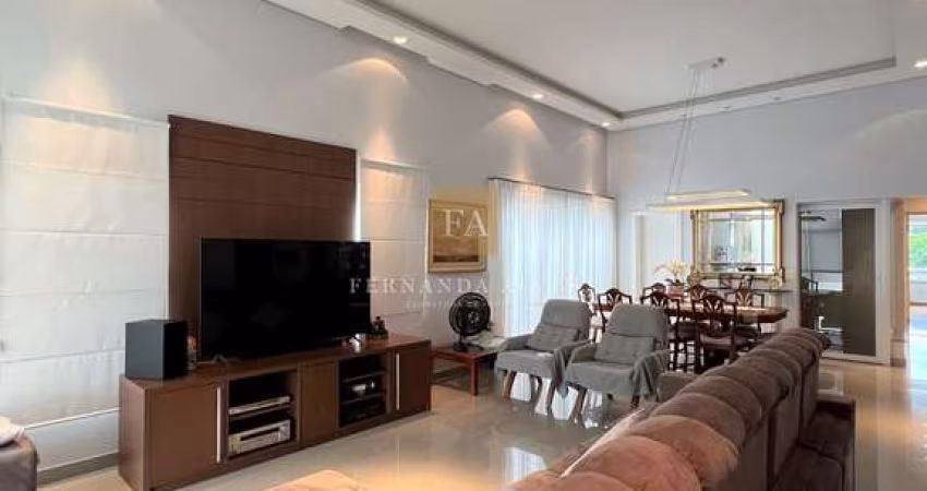 Casa no Condomínio Trípoli