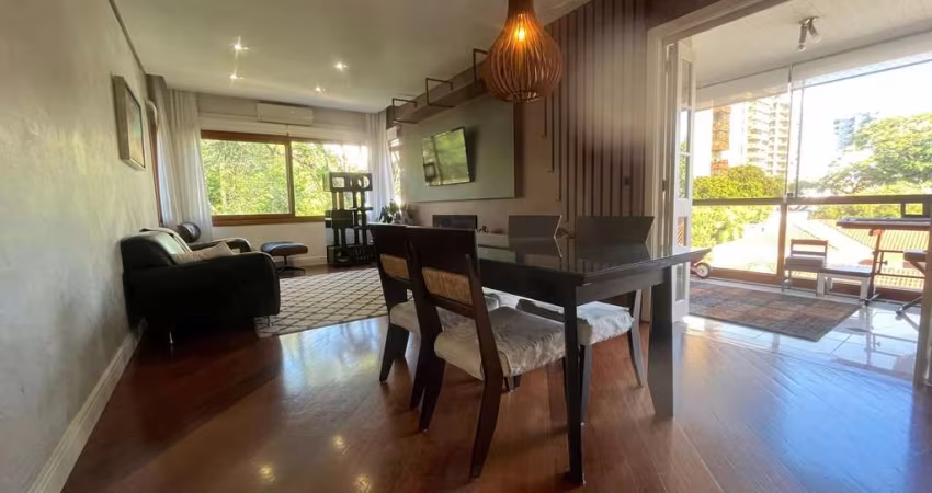 Cobertura no Moinhos de Vento  290m², 3 dormitórios, 3 vagas e piscina