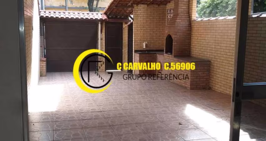 Casa em Jardim América, 3 quartos com quintal e garagem