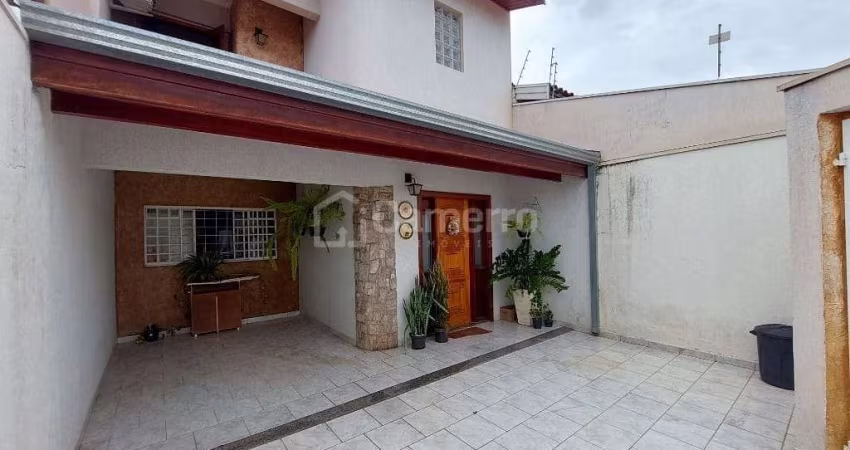 Casa com 3 dormitórios, sendo 1 suíte,  à venda, 154 m² por R$ 650.000 - Parque Novo Mundo - Americ