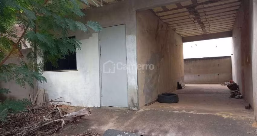Casa comercial e residencial, salão com 129m², sala com 26,19m² e casa residencial com 2 dormitório