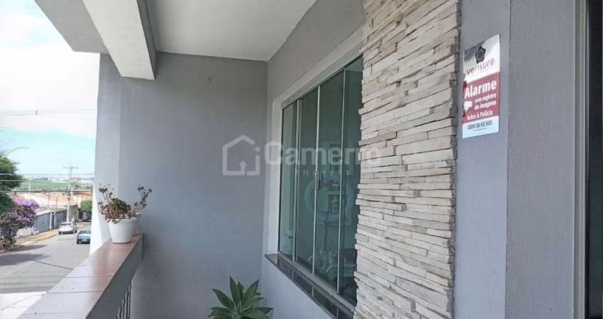 Casa com 3 dormitórios no térreo e 2 salas comerciais na parte superior, à venda, 202 m² por R$ 510
