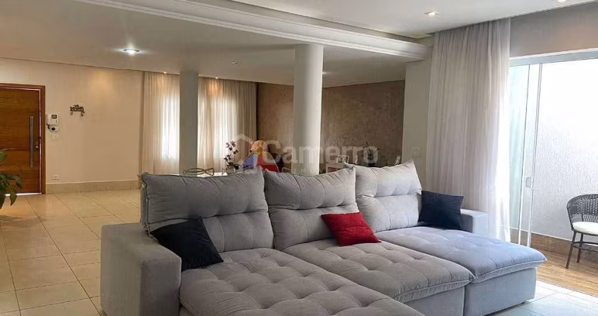 Casa com 2 dormitórios, sendo 2 suítes e um com closet,  à venda, 200 m² por R$ 850.000 - Chácara M