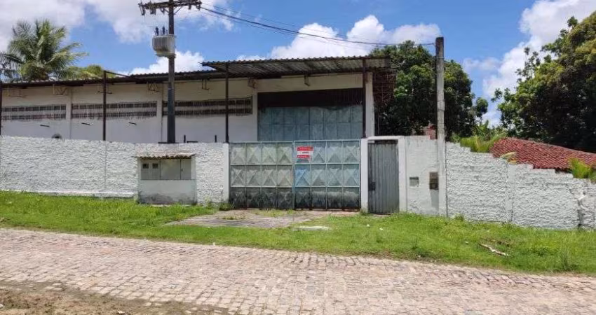 Vende-se galpão em Dias Davila.