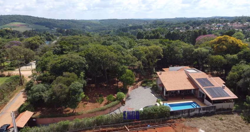 Linda Chácara em condomínio 2.500M² IBIÚNA