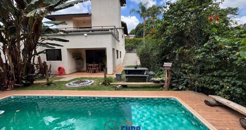 Linda Casa de Campo em condomínio Colinas de Ibiúna com 440 m de área + 400 m de área verde