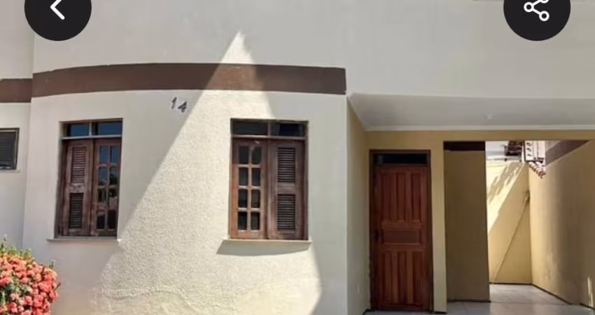Casa Duplex/Usada para Venda em Fortaleza, Sapiranga-Coité, 5 dormitórios, 4 suítes, 4 banheiros, 2 vagas