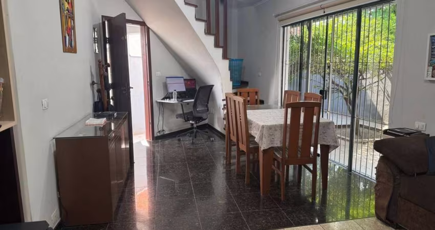 Sobrado à venda com 04 dormitórios e 2 vagas