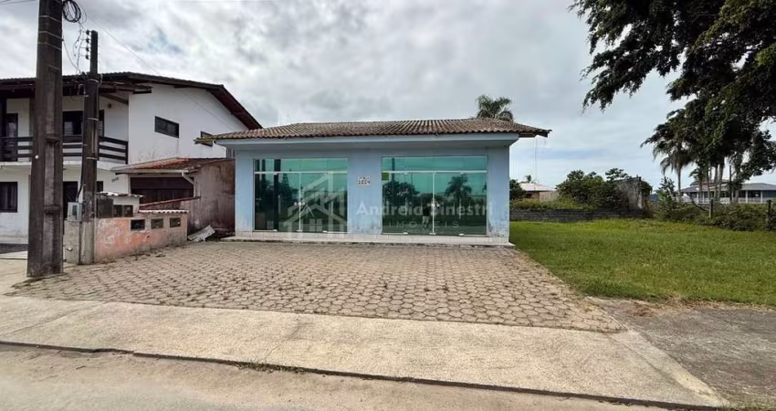 Casa com Sala Comercial