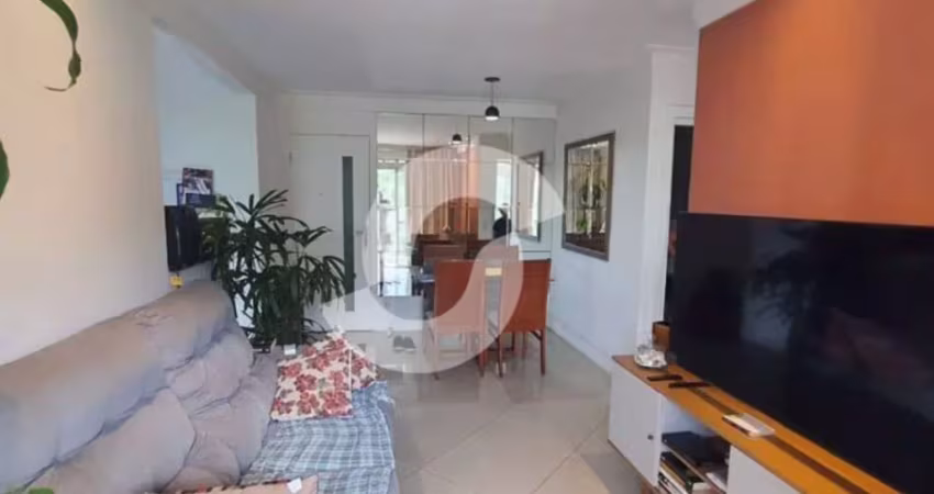 Apartamento com 2 quartos, 71 m², à venda por R$ 360.000
