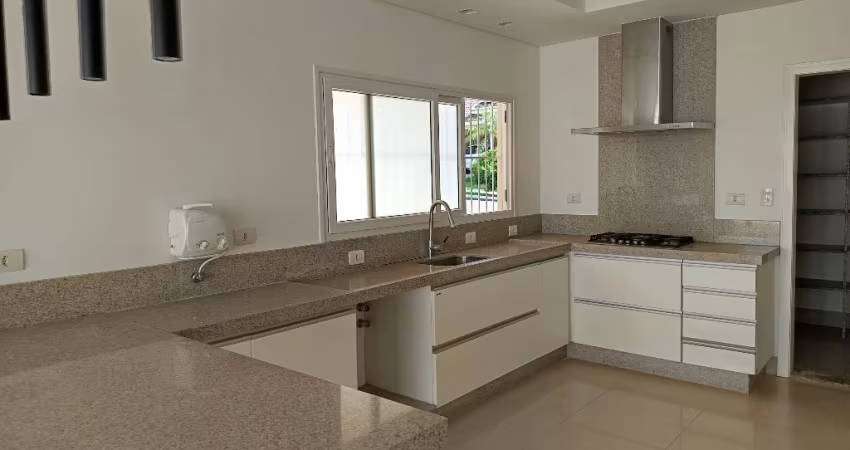 Casa de altissimo padrão em condomínio no Jd cidade monções.     Aceita permuta