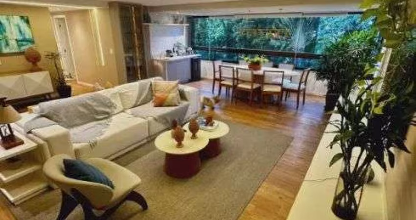 Apartamento reformado próximo à Praça de Casa forte, 3 quartos, 2 suítes com lazer