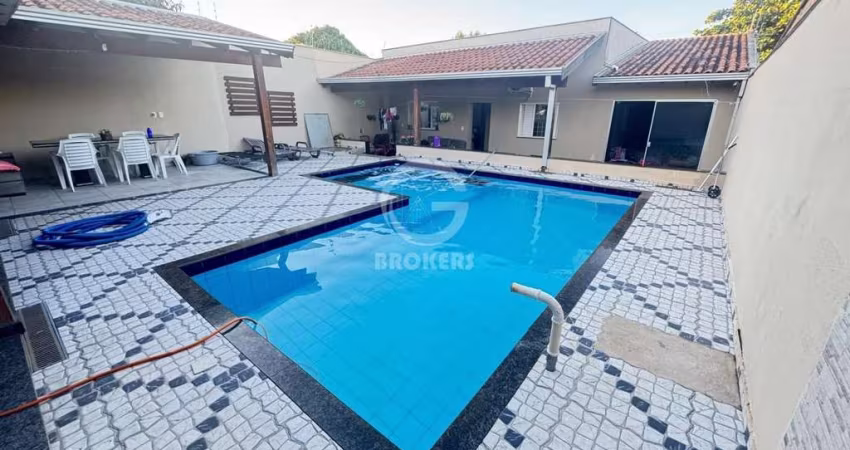 Casa para Venda em Londrina, Parque Residencial Joaquim Toledo Piza, 3 dormitórios, 1 banheiro, 2 vagas