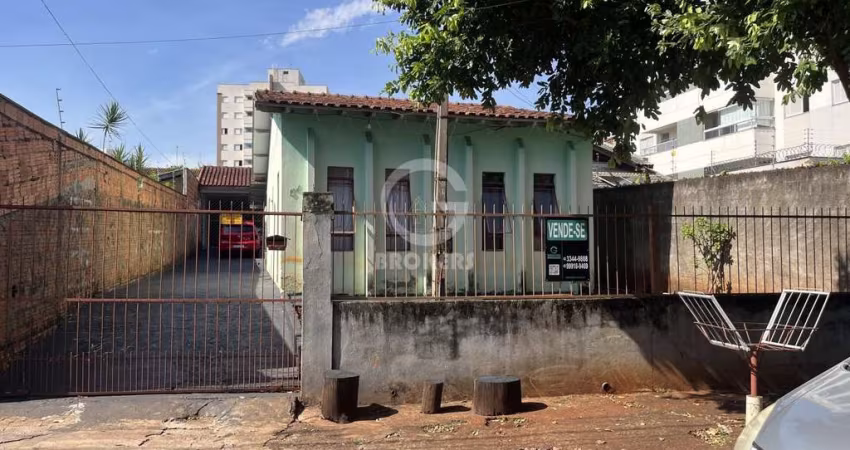 Casa para Venda em Londrina, Nossa Senhora de Lourdes, 3 dormitórios, 2 banheiros, 4 vagas