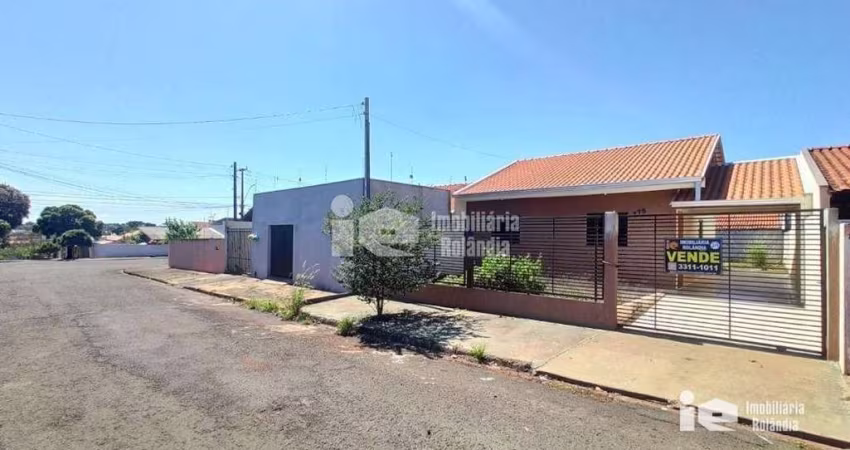 Casa com 3 dormitórios à venda, 75 m² por R$ 269.000,00 - Conjunto Habitacional Morumbi - Rolândia/PR