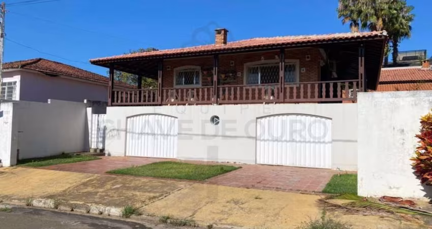 Casa para Venda em Águas de São Pedro, Jardim Porangaba, 4 dormitórios, 2 suítes, 4 banheiros, 3 vagas