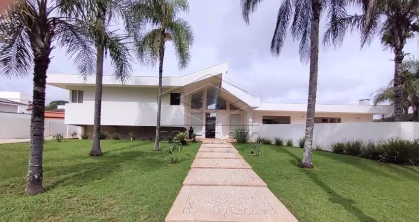 Linda casa em condomínio fechado no residencial COLONIAL.