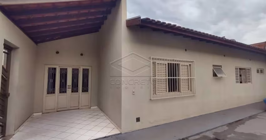 RESIDÊNCIA LOCALIZADA ATRÁS DO TAUSTE DA RIO BRANCO