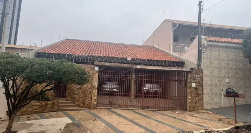 ÓTIMA RESIDÊNCIA COM PISCINA - JD. EUROPA