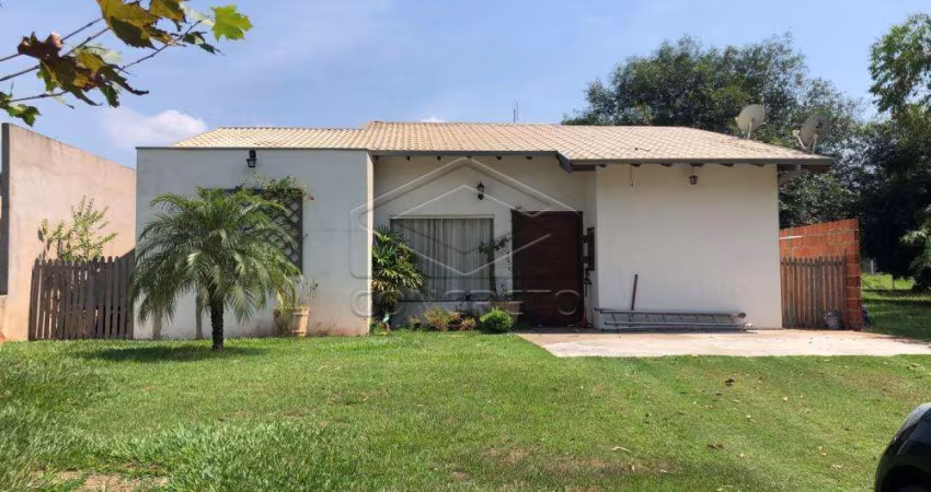 CASA EM CONDOMÍNIO, 03 DORMITÓRIOS SENDO 01 SUITE - VALE FLORIDO