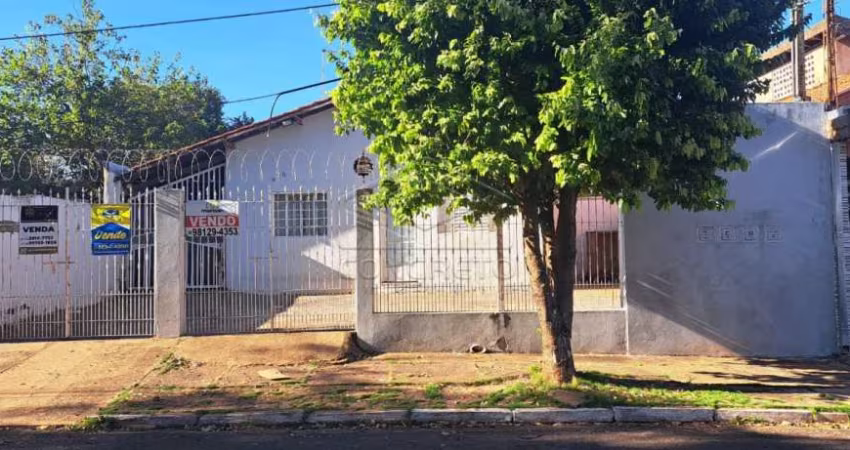 Excelente residência com 06 dormitórios - JD Carolina