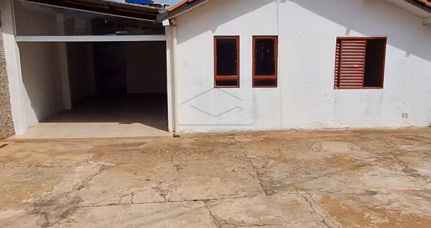 CASA AMPLA COM 03 DORMITÓRIOS