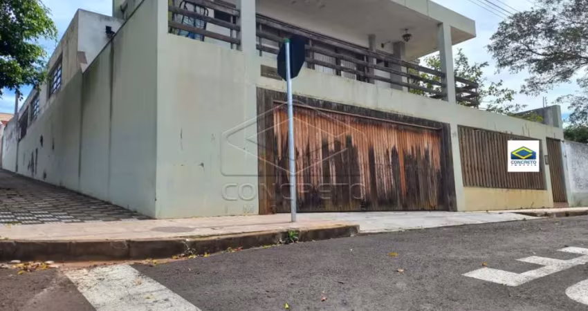 CASA EM AGUDOS PRÓXIMO AO FÓRUM