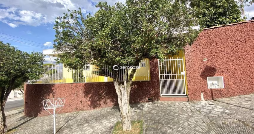 Casa térrea ampla com 3 dormitórios em Caçapava