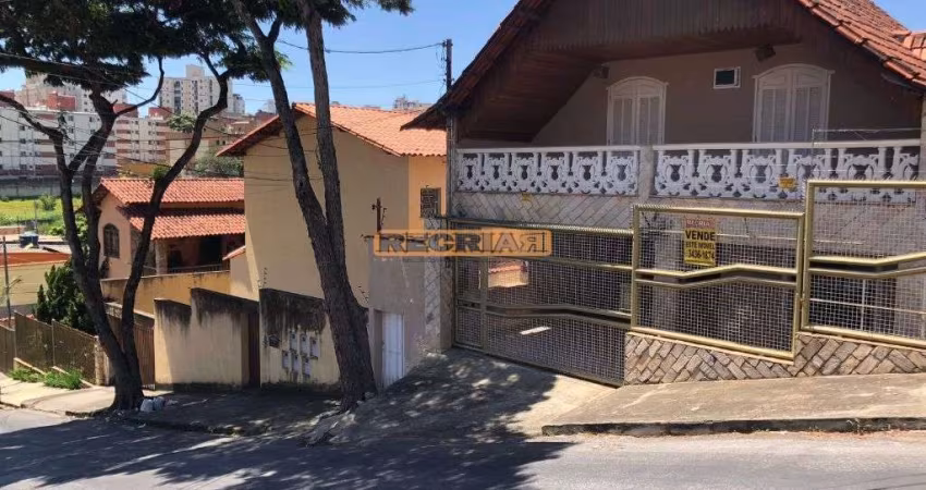 Casa comercial com 3 salas à venda no Planalto, Belo Horizonte 