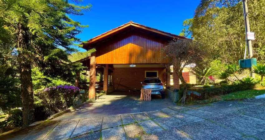Casa para Venda em Atibaia, Clube da Montanha, 4 dormitórios, 1 suíte, 5 banheiros, 4 vagas