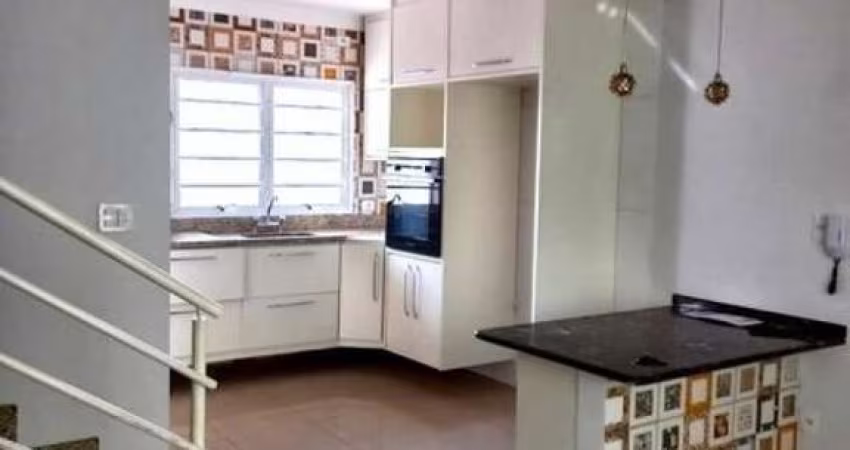Lindo sobrado em condomínio fechado!