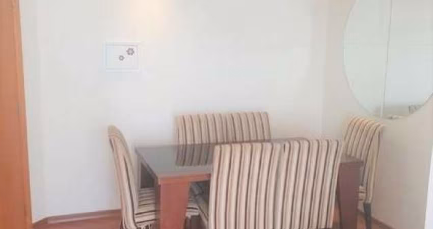 Apartamento com sacada Vila Gumercindo.