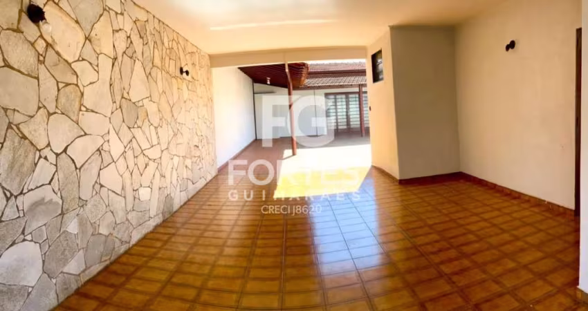 Casa com Salão de 2 Quartos e 175 m² no Bairro Parque dos Bandeirantes!