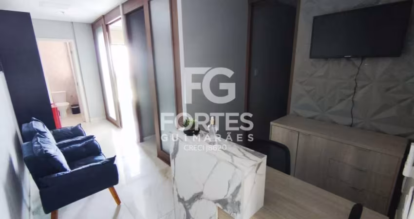 Sala Comercial Conjunto Mobiliado e Planejada com 37m², Andar Alto Face Sombra, ao lado do Forum;