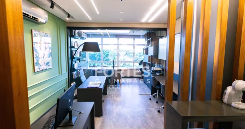 Sala condomínio Neo Ribeirão com 36m², projetada e construída por arquiteto especializado em interiores e iluminação.