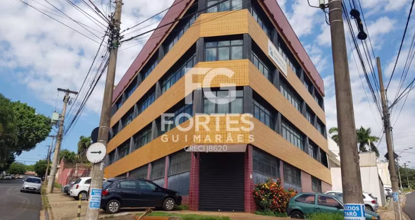Imóvel comercial, pavimento térreo, 472,57 m² de construção, Jardim América.