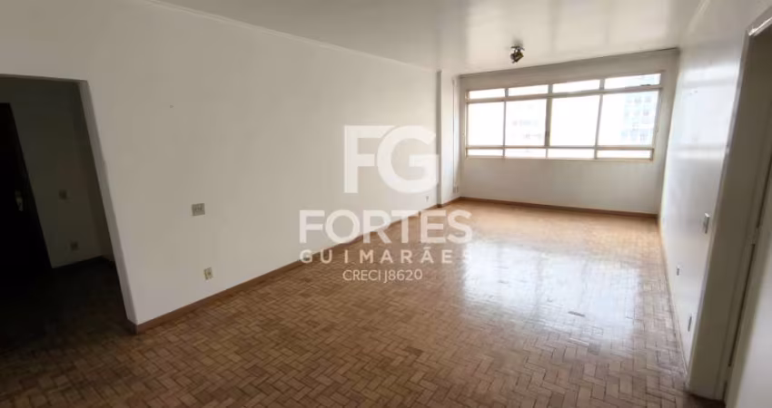 Apartamento com 172m² no calçadão do centro da cidade, ao lado do teatro D Pedro II e choperia do Pinguim, com 3 quartos sendo 1 suíte e com armários, 2 banheiros sendo 1 suíte e 1 social com gabinete